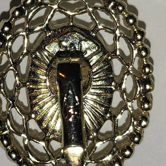 SARAH COVENTRY THREE PIECE CAMEO SET. EARRINGS AND A BROOCH/PENDENT ☆☆3FOR$25☆☆ - Picture 4 of 5